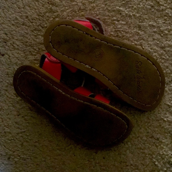 Salt Water size 11 juniors sandals - Picture 2 of 2